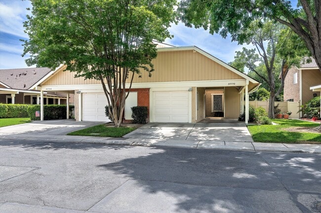 22730 Bassett St in West Hills, CA - Building Photo - Building Photo