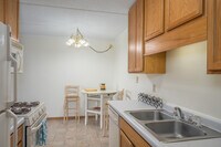 Riverbluff Apartments photo'