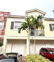 10520 SW Stephanie Way in Port St. Lucie, FL - Building Photo