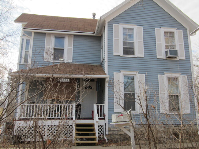 1333 Connecticut St, Unit 1 in Lawrence, KS - Foto de edificio - Building Photo