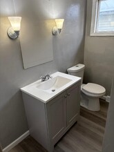 190 Aurora Ave in West Seneca, NY - Foto de edificio - Building Photo