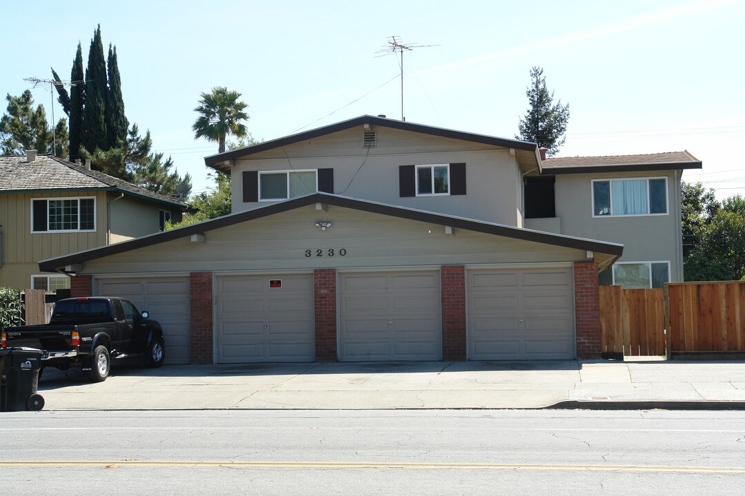 3230 Moorpark Ave in San Jose, CA - Foto de edificio