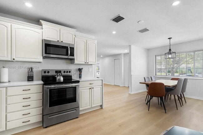 3255 Florida Blvd in Palm Beach Gardens, FL - Building Photo - Building Photo