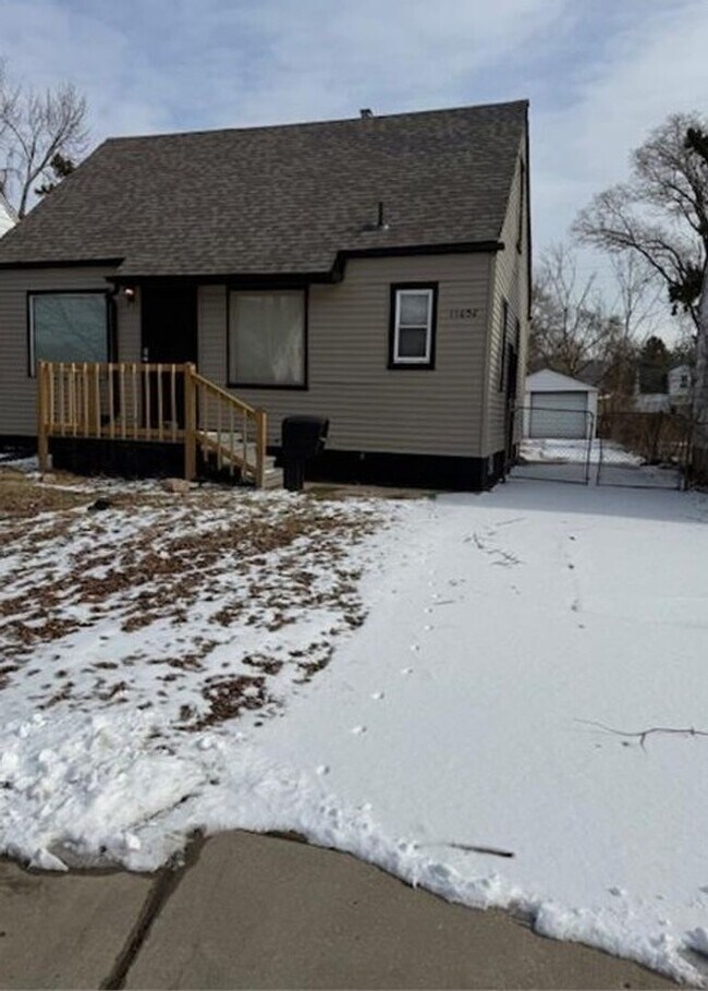 property at 11652 Fielding St