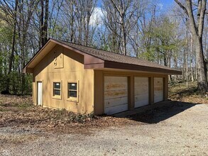 1365 W Stones Crossing Rd in Greenwood, IN - Building Photo - Building Photo