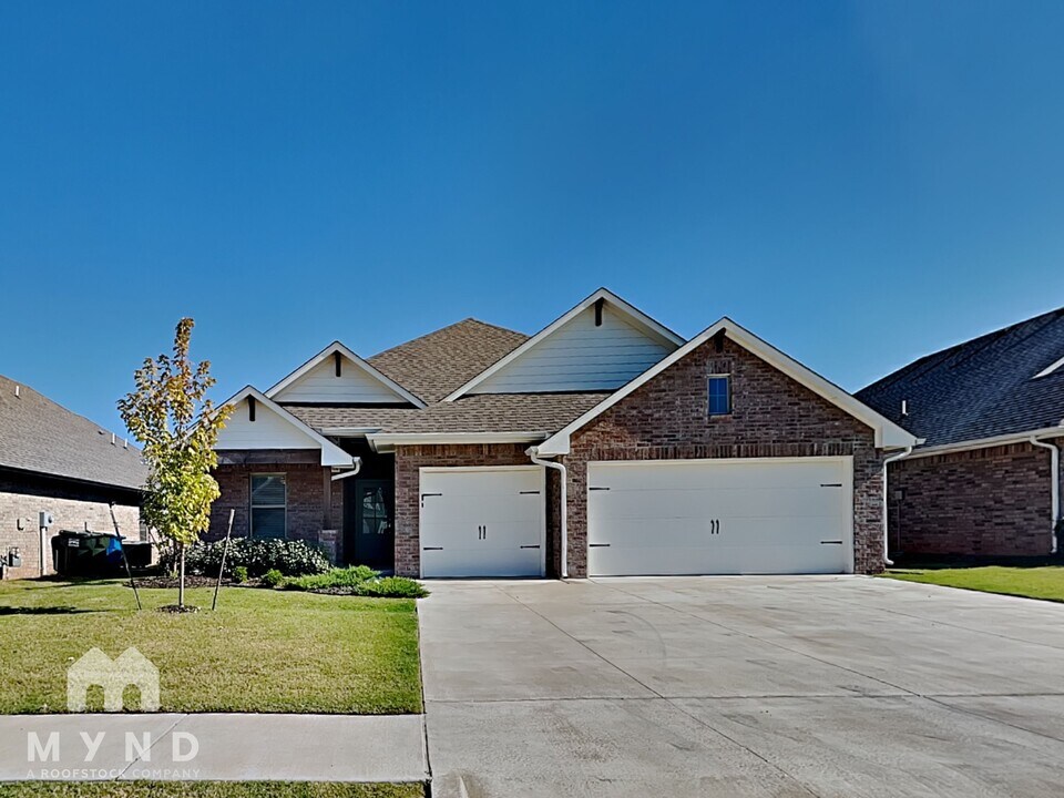 8316 Lambert Wy in Edmond, OK - Foto de edificio