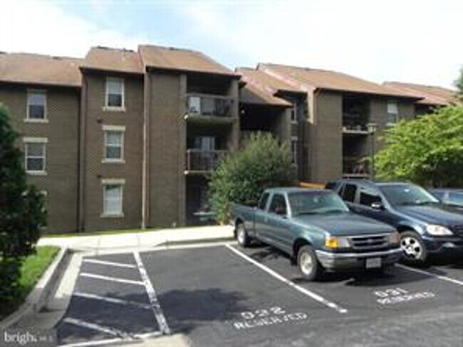 property at 7802 Guildberry Ct