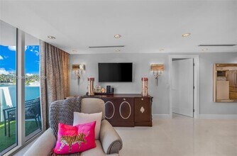 5838 Collins Ave in Miami Beach, FL - Building Photo - Building Photo