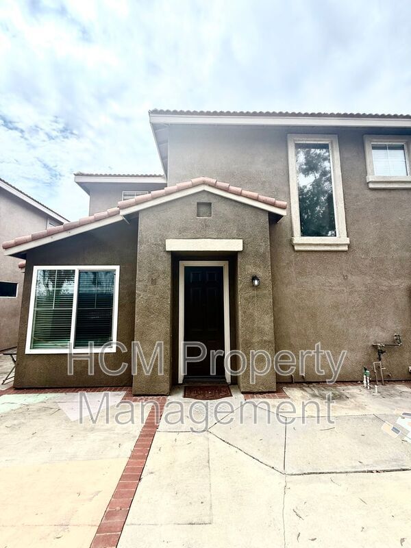 301 N Navarette Pl in Placentia, CA - Building Photo - Building Photo