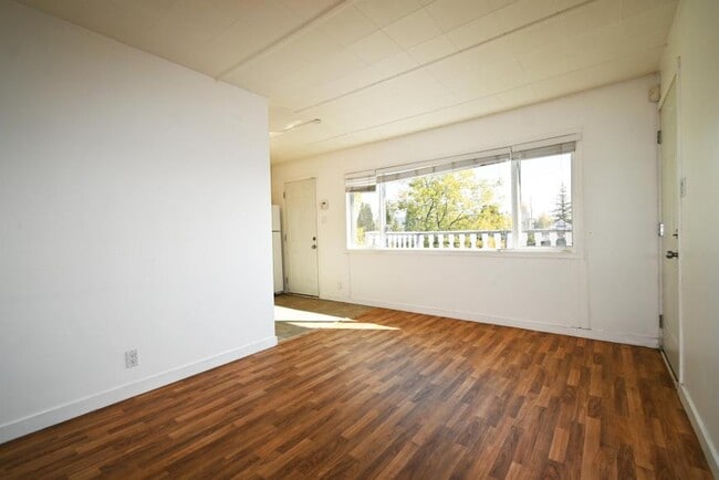 property at 471 S Lyon St