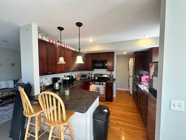 99 Hillside St, Unit 3