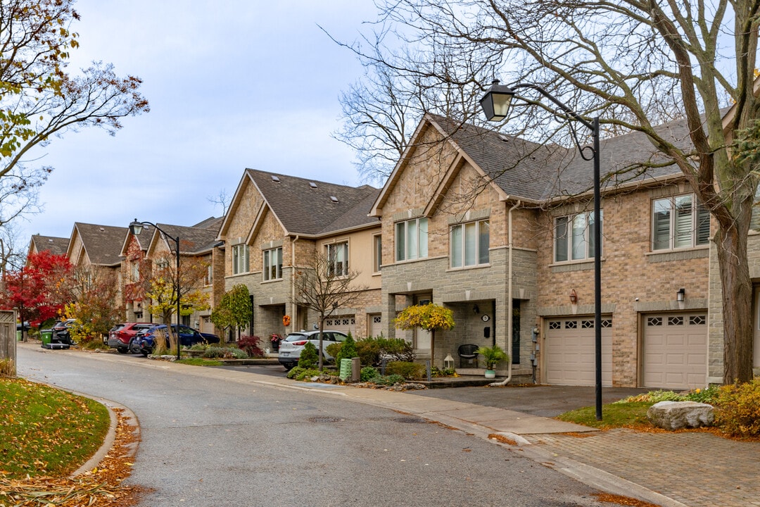 Briarly Lane in Toronto, ON - Building Photo