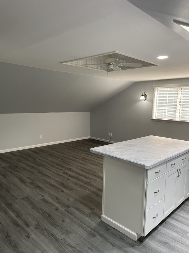 20 Cosman Dr in Marlboro, NY - Foto de edificio - Building Photo