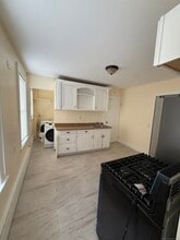 85 Manhattan Ave in Bridgeport, CT - Building Photo - Building Photo