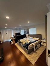 1042 Garland Dr in San Diego, CA - Building Photo - Building Photo