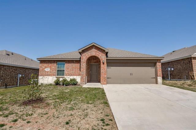 2004 Princeton Ave in Farmersville, TX - Building Photo