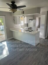 4885 E Tomahawk Dr in Flagstaff, AZ - Building Photo - Building Photo