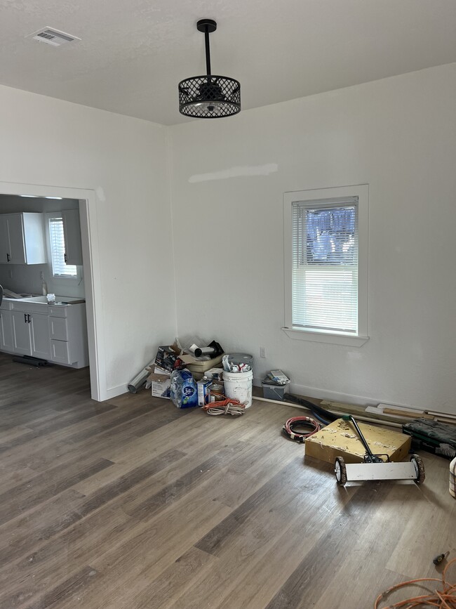 525 W Washington Ave in Chickasha, OK - Building Photo - Building Photo