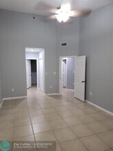 2901 Riverside Dr in Coral Springs, FL - Building Photo - Building Photo