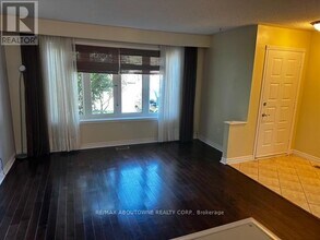 597 Upper Paradise Rd in Hamilton, ON - Building Photo - Building Photo