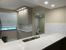 6097 Balboa Cir in Boca Raton, FL - Building Photo