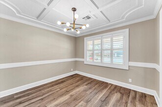 6327 Wynnwood Ln in Houston, TX - Building Photo - Building Photo