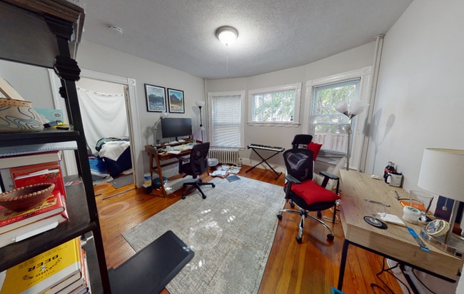 11 Eustis St, Unit 1R