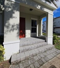 17065 SW 93rd St in Miami, FL - Building Photo - Building Photo