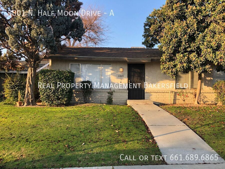 3001 N Half Moon Dr in Bakersfield, CA - Building Photo