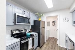 Oglethorpe Place in Atlanta, GA - Building Photo