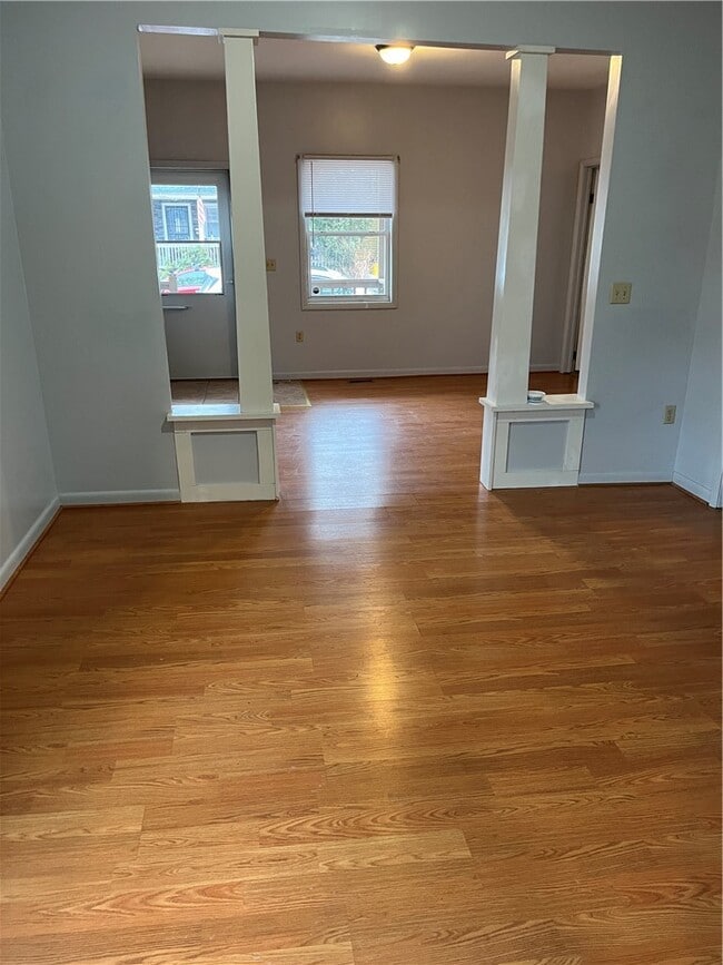 722 Seneca Pl in Elmira, NY - Building Photo - Building Photo