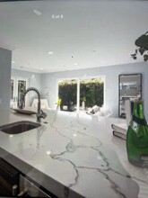 2007 Chubasco Dr, Unit A in Corona Del Mar, CA - Foto de edificio - Building Photo