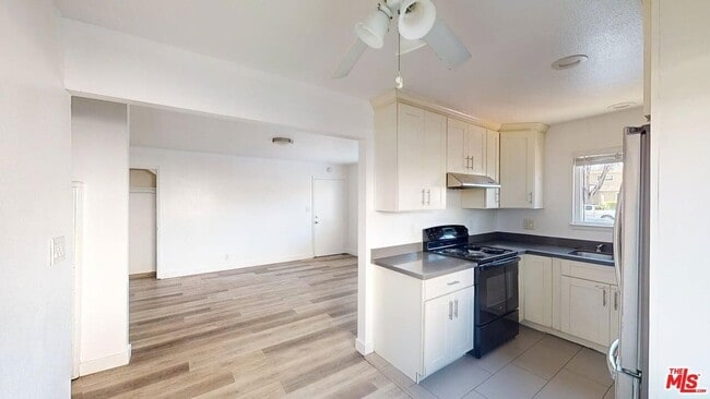 property at 2129 Monroe St