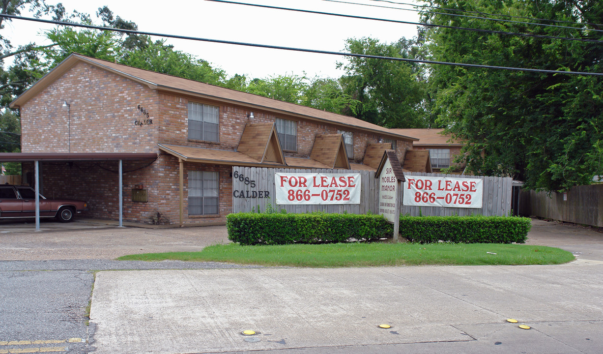 6685 Calder Ave in Beaumont, TX - Building Photo