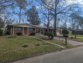 1540 Eleanor St in Savannah, GA - Building Photo