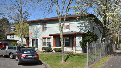 Schiller Way Apartments in Portland, OR - Building Photo - Building Photo