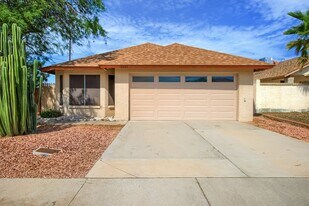 18202 N 19th St in Phoenix, AZ - Building Photo