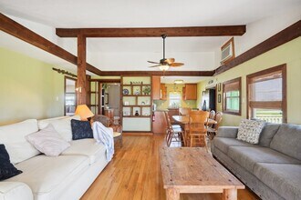 4211 San Jacinto Dr in Galveston, TX - Building Photo - Building Photo