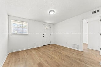 3724 Grunthal St in Jacksonville, FL - Building Photo - Building Photo