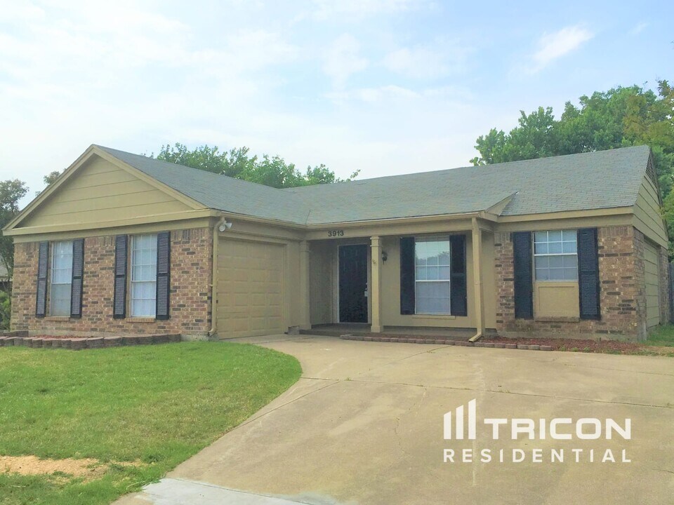 3913 Manzinita St in Fort Worth, TX - Building Photo
