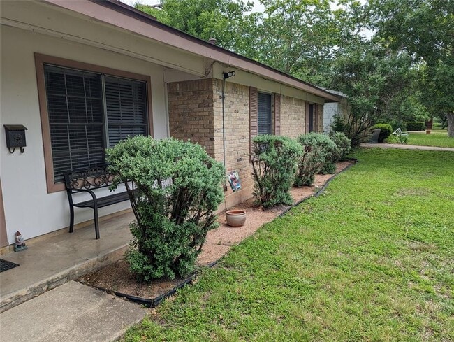 1514 Glencrest Dr in Austin, TX - Building Photo - Building Photo