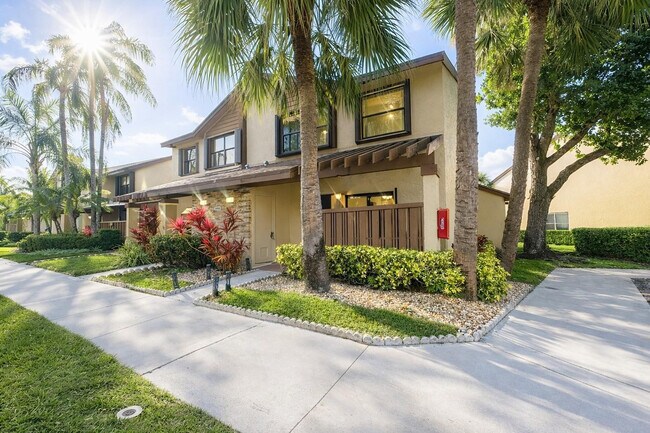 3950 Cocoplum Cir in Coconut Creek, FL - Building Photo - Building Photo