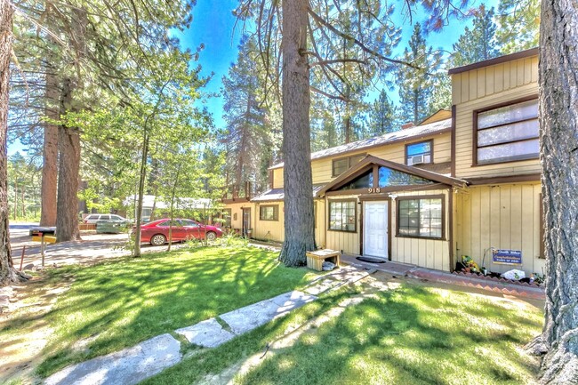 918 Glorene Ave in South Lake Tahoe, CA - Building Photo - Building Photo