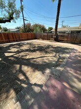 1064 Warkentin St in Kingsburg, CA - Building Photo - Building Photo