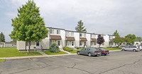 Autumn Woods in Sterling Heights, MI - Foto de edificio - Building Photo