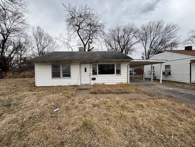 21 Dora Dr in Sauget, IL - Building Photo - Building Photo