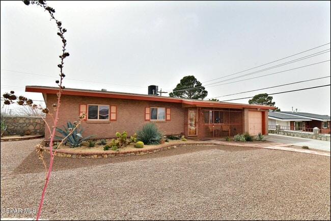 7830 Basswood Ave in El Paso, TX - Building Photo - Building Photo