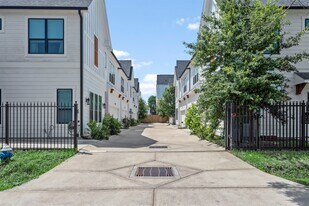 909 Oak St in Houston, TX - Building Photo