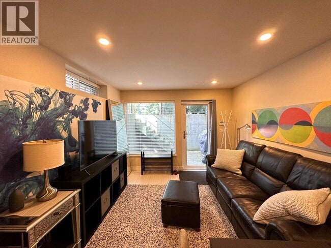 property at 469 W 20th Ave