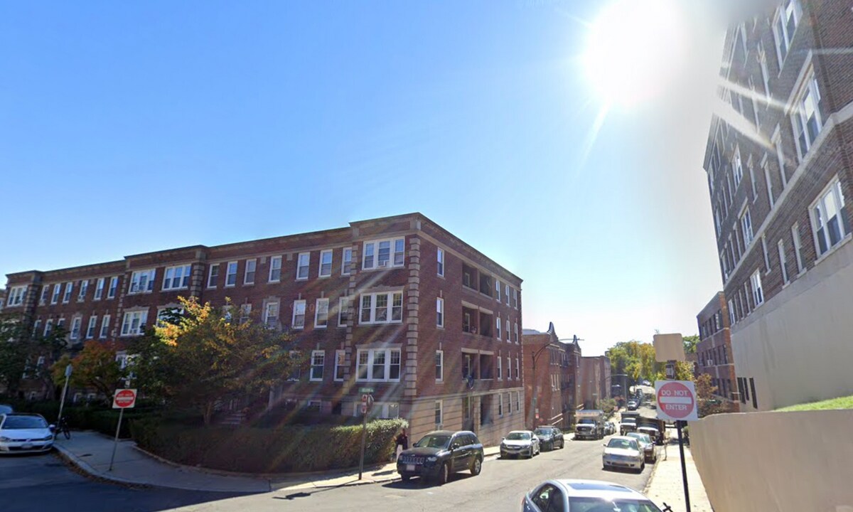 109 Chiswick Rd, Unit 1 in Boston, MA - Foto de edificio